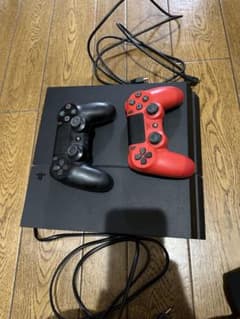 PS4本体　コントローラー２つ付きのサムネイル