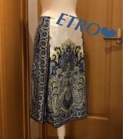 ETRO スカーフ柄上品スカート　size40のサムネイル