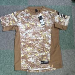 新品 adidas カモフラ柄 Tシャツのサムネイル