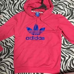 adidasパーカーのサムネイル