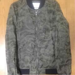 zara メンズ 迷彩ブルゾンのサムネイル