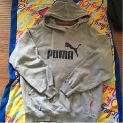 pumaパーカーのサムネイル