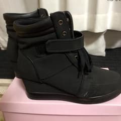 厚底靴のサムネイル