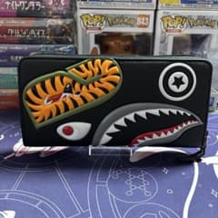 BAPE シャークデザイン WGMロゴ 長財布のサムネイル