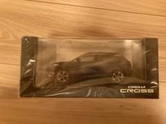 カローラクロス1/30スケールミニカー　ダークブルーのサムネイル