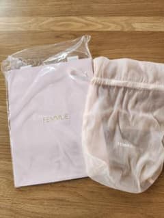 FEMMUE ピンク 紙袋 持ち手付きのサムネイル