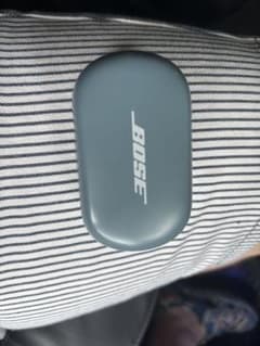 Bose ワイヤレスイヤフォンケース グレーのサムネイル