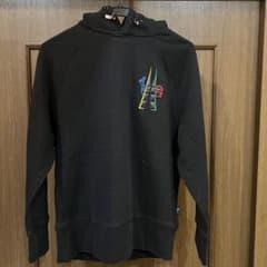 値下げ！モンクレール MAGLIA CON CAPPUCCIO パーカーのサムネイル