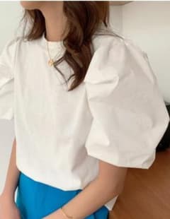 新品 Birthday bashロングセラーのパフスリーブ 白Tシャツのサムネイル