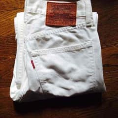 値下げ LEVIS 白パンツのサムネイル