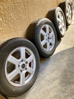 195/65Ｒ15   5つ穴スタッドレスホイルとセットで4本セット処分品のサムネイル