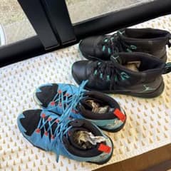 ジョーダンバスケットボールシューズ 青/黒/赤のサムネイル