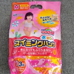 スイミングパンツ Mサイズ3枚 Lサイズ2枚　女の子のサムネイル