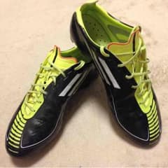 adidas サッカースパイクのサムネイル