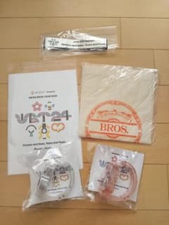 WE'RE BROS. TOUR 2024 シンクロライトバングル2個☆おまけ付 WE'RE BROS. TOUR 2024 シンクロライトバングル2個☆おまけ付