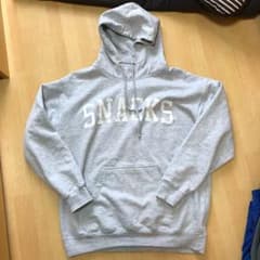 quarter snacks フーディー supremeのサムネイル