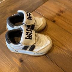 12.5  スニーカーのサムネイル