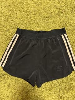 アディダス　ショートパンツ　スポーツ　S 女性用のサムネイル