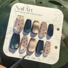 ハンドメイド ネイルチップ 短T Mサイズ マグネット ドットのサムネイル