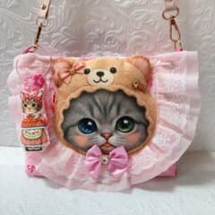 パネルオッドアイ猫ちゃんサコシュ コヤンイサムチョン いちご柄キルト