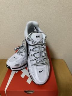 オンライン完売】NIKE P6000 白黒メタリックシルバー - メルカリ