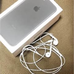 iPhone イヤホン 新品未使用のサムネイル