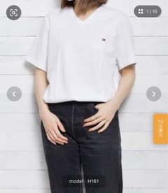 TOMMY HILFIGERワンポイント刺繍VネックTEEのサムネイル