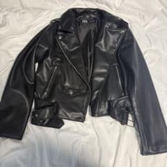 ZARA ベルト付き フェイクレザー ライダースジャケット ブラック Lのサムネイル