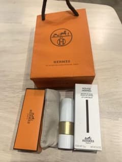 値下げ❗️【美品】エルメス　新品未使用　リップバーム　ショッパー付　HERMESのサムネイル