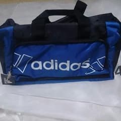 アディダススポーツバッグのサムネイル