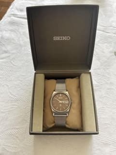 【美品】1970年代 SEIKO Quartz TYPEⅡ ブラウン新品電池 美品】1970年代 SEIKO Quartz TYPEⅡ ブラウン新品電池 - メルカリ
