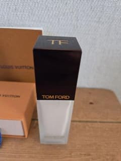 TOM FORD リキッドファンデーション 00 アーキテクチャー 30mlのサムネイル