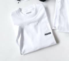 700fill ホワイト Tシャツ ロゴ入りのサムネイル