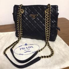 プラダ キルティングオールレザーチェーン三角ロゴ ショルダーバッグ