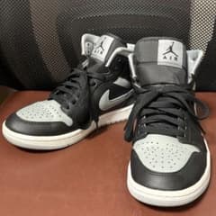 NIKE AIR JORDAN 1 MIDシャドウ ブラック グレー スニーカーのサムネイル