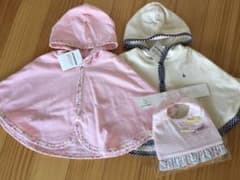 ブランシェス　ポンチョ2つ、スタイ1つのサムネイル