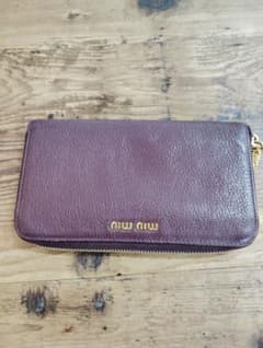 miu miu 長財布 ラウンドファスナー ボルドーのサムネイル
