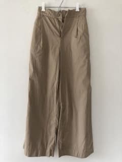 ベージュワイドパンツ　レディースパンツのサムネイル