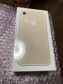 iPhone 7 Gold 32 GB docomo版 未開封新品のサムネイル