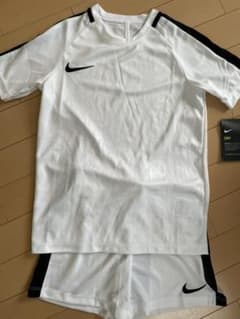 専用　NIKE ナイキ　キッズ140 セットアップ　半袖半ズボンのサムネイル