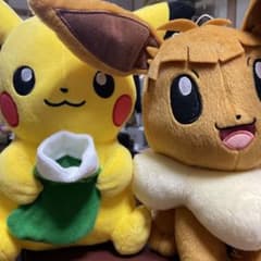 【最終値下げ】ポケモンぬいぐるみ　クリスマスピカチュウ＆イーブイ＋マスターボールのサムネイル