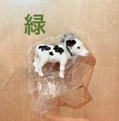 子ウシ アピるチャーム 緑 顔が白い子ウシのサムネイル