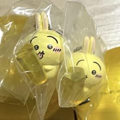 ちいかわ　たべものいっぱいマスコット２　うさぎ　ガチャガチャ　カプセルトイのサムネイル