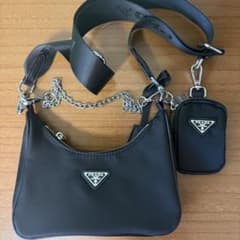PRADA ブラック　ナイロン ショルダーバッグのサムネイル