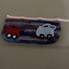ハンドメイド かぎ針編み 車モチーフ ポーチのサムネイル