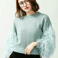 ちゃりんこ様 モンスタースリーブニット 美品のサムネイル