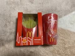マクドナルドのグッズ☆ポテト型ライトとカップのサムネイル