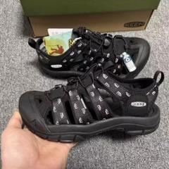 KEEN ブラック スポーツサンダル fit=scale-down,w=1200