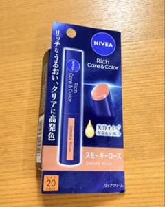NIVEA リッチケア&カラーリップ スモーキー ローズのサムネイル