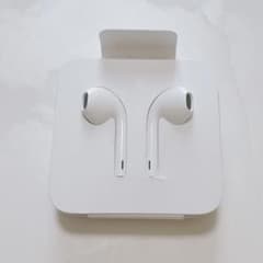 アップル純正 iPhone イヤホン ライトニング 有線 【新品、未使用】のサムネイル